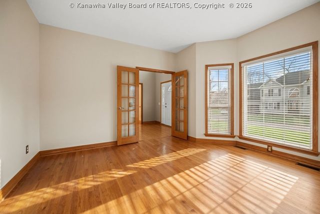 1140 Hickory Mills Road, Hurricane, WV 25526