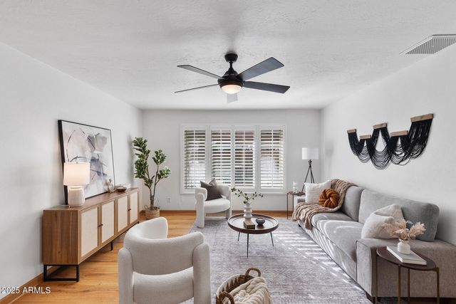 8517 E THOMAS Road, Scottsdale, AZ 85251