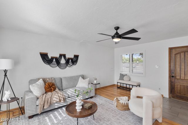 8517 E THOMAS Road, Scottsdale, AZ 85251