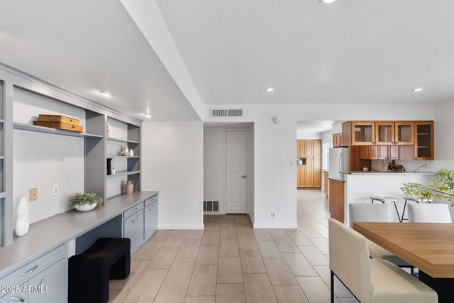 8517 E THOMAS Road, Scottsdale, AZ 85251