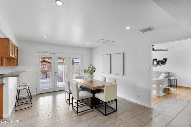 8517 E THOMAS Road, Scottsdale, AZ 85251