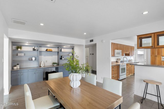 8517 E THOMAS Road, Scottsdale, AZ 85251