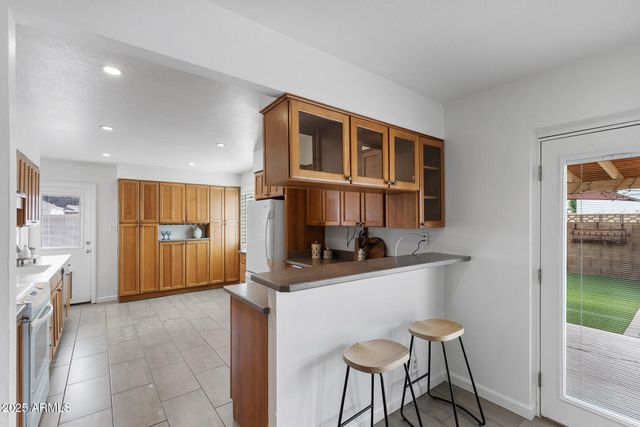 8517 E THOMAS Road, Scottsdale, AZ 85251