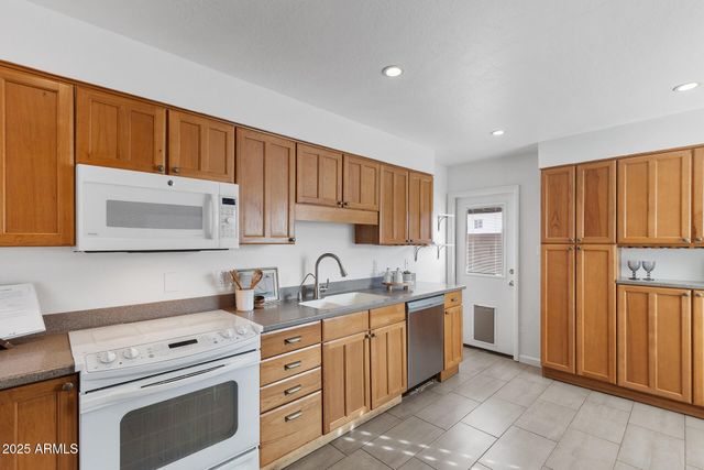 8517 E THOMAS Road, Scottsdale, AZ 85251