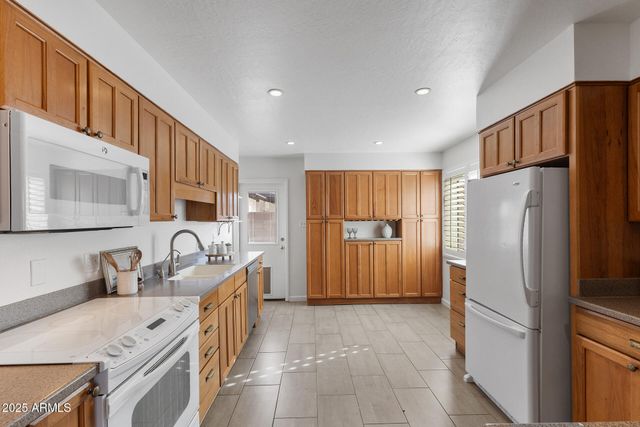 8517 E THOMAS Road, Scottsdale, AZ 85251