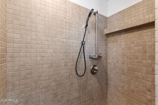 8517 E THOMAS Road, Scottsdale, AZ 85251