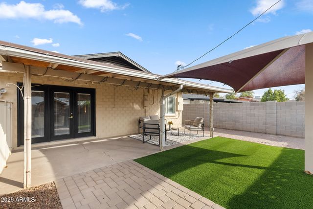 8517 E THOMAS Road, Scottsdale, AZ 85251