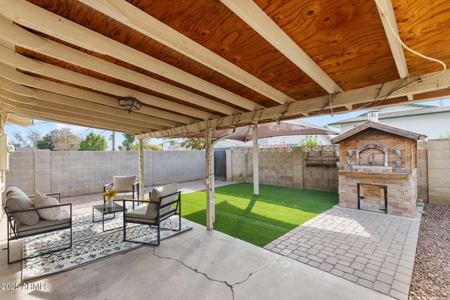 8517 E THOMAS Road, Scottsdale, AZ 85251