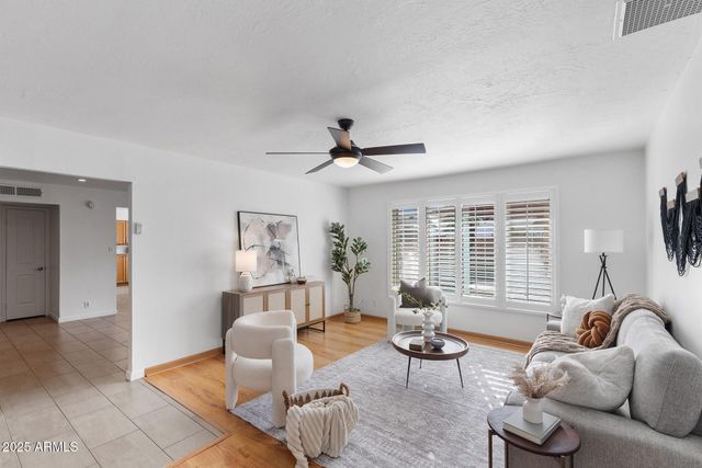 8517 E THOMAS Road, Scottsdale, AZ 85251