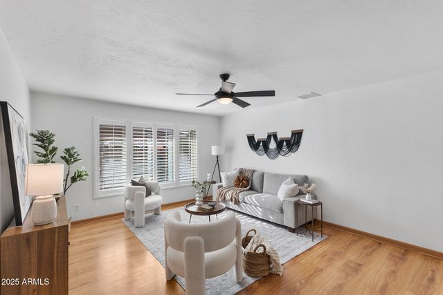 8517 E THOMAS Road, Scottsdale, AZ 85251