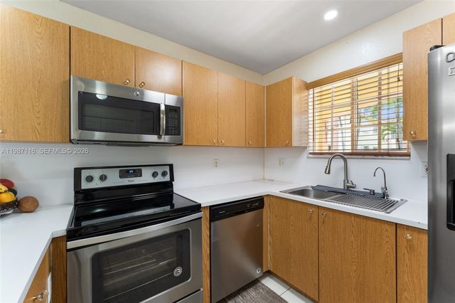 6755 NW 182nd St 104, Hialeah, FL 33015