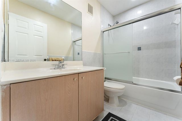 6755 NW 182nd St 104, Hialeah, FL 33015