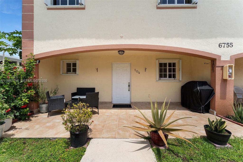 6755 NW 182nd St 104, Hialeah, FL 33015