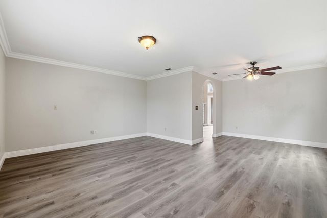 3744 N Country Dr, Antelope, CA 95843