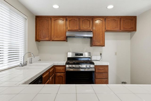 3744 N Country Dr, Antelope, CA 95843