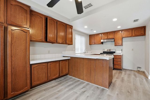 3744 N Country Dr, Antelope, CA 95843