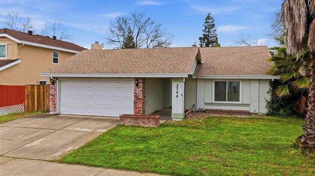 3744 N Country Dr, Antelope, CA 95843