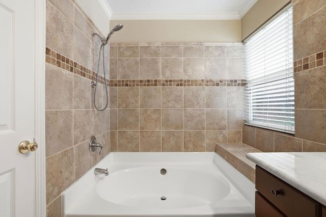 3744 N Country Dr, Antelope, CA 95843