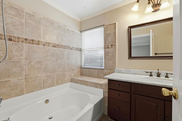 3744 N Country Dr, Antelope, CA 95843