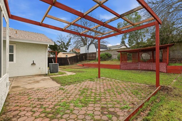 3744 N Country Dr, Antelope, CA 95843