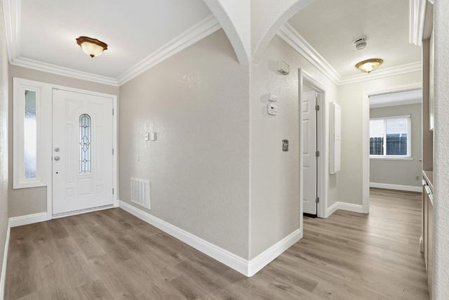 3744 N Country Dr, Antelope, CA 95843