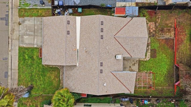 3744 N Country Dr, Antelope, CA 95843