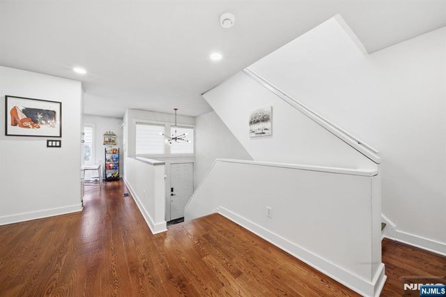 31 Grand Cove Way E31, Edgewater, NJ 07020