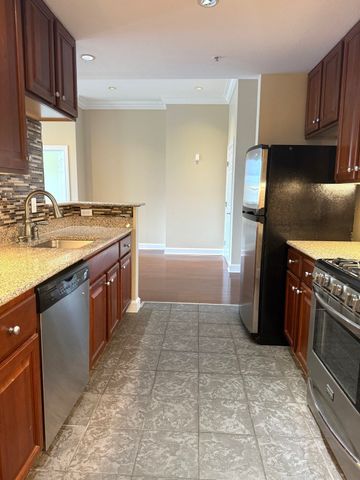 36 Village Road 704, Middleton, MA 01949