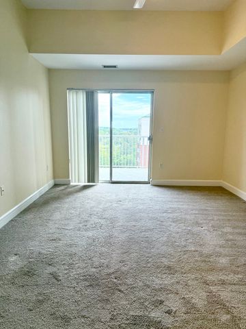 36 Village Road 704, Middleton, MA 01949