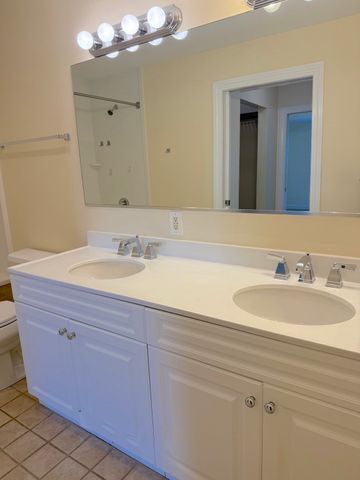 36 Village Road 704, Middleton, MA 01949
