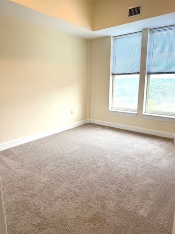 36 Village Road 704, Middleton, MA 01949