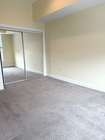 36 Village Road 704, Middleton, MA 01949
