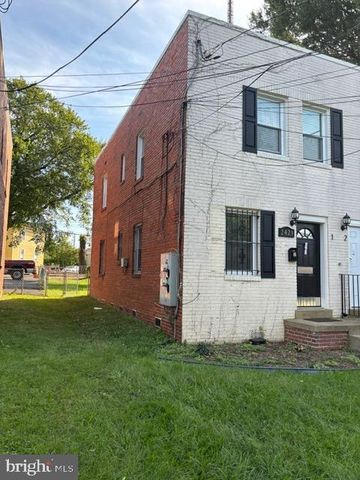 2429 IRVING ST SE, Washington, DC 20020