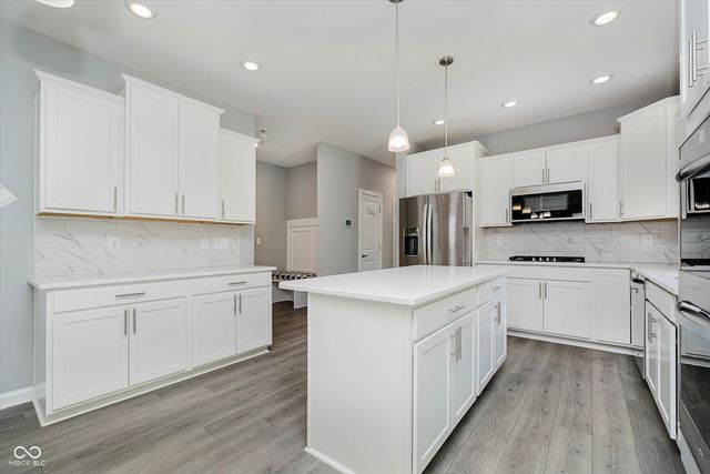 6032 Dugan Drive, Whitestown, IN 46075