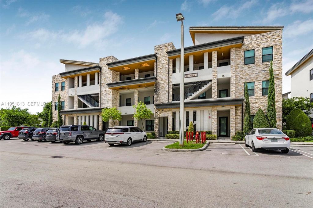 7865 NW 104th Ave 33, Doral, FL 33178