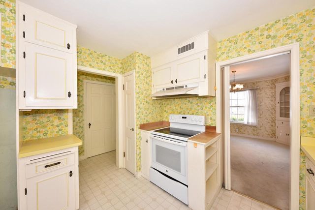 4480 N Ardmore AVENUE, Shorewood, WI 53211