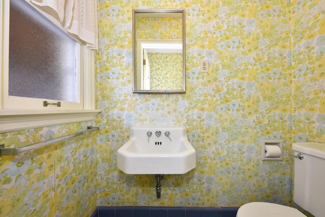 4480 N Ardmore AVENUE, Shorewood, WI 53211