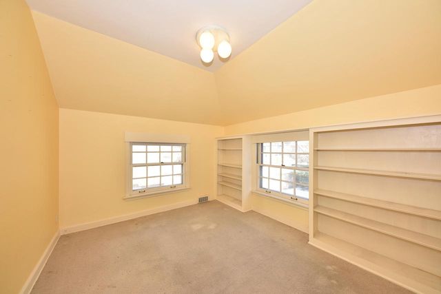 4480 N Ardmore AVENUE, Shorewood, WI 53211