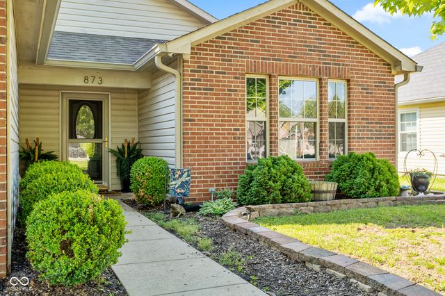 873 Queensgate Drive, Greenwood, IN 46143