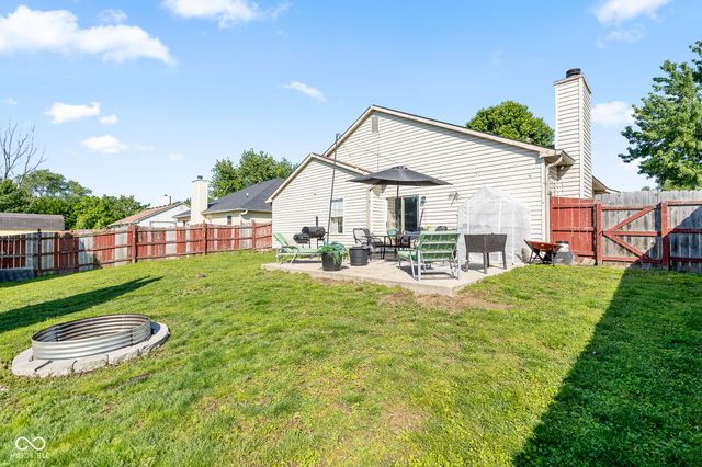 873 Queensgate Drive, Greenwood, IN 46143