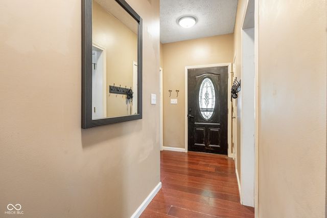 873 Queensgate Drive, Greenwood, IN 46143