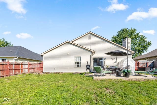 873 Queensgate Drive, Greenwood, IN 46143