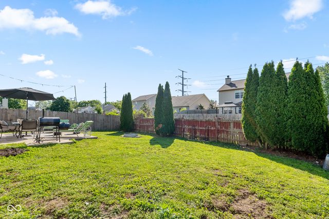 873 Queensgate Drive, Greenwood, IN 46143