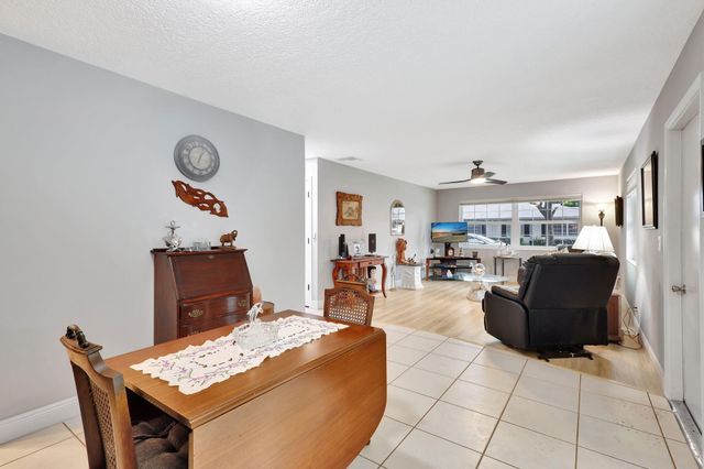 10164 S 45th Way Way, Boynton Beach, FL 33436