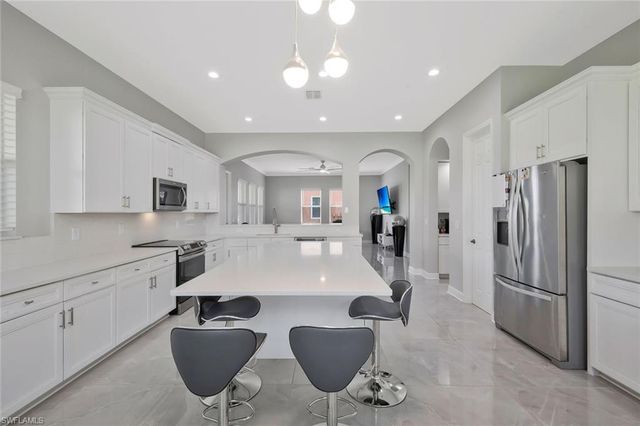 1711 Sarazen PL, Naples, FL 34120