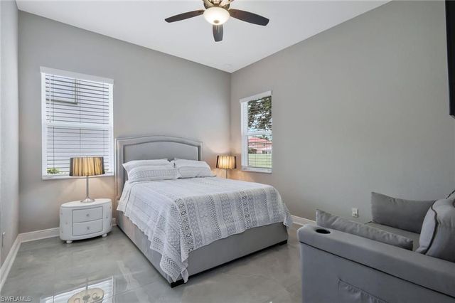 1711 Sarazen PL, Naples, FL 34120