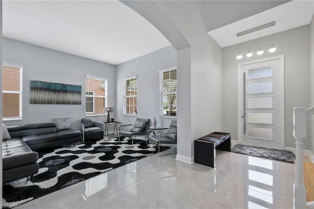 1711 Sarazen PL, Naples, FL 34120