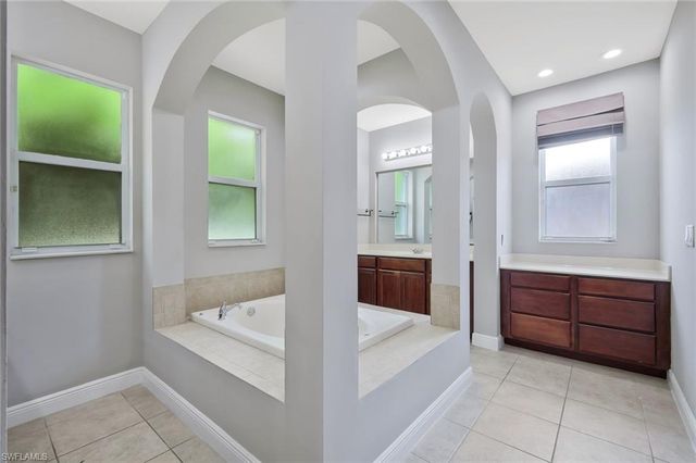 1711 Sarazen PL, Naples, FL 34120