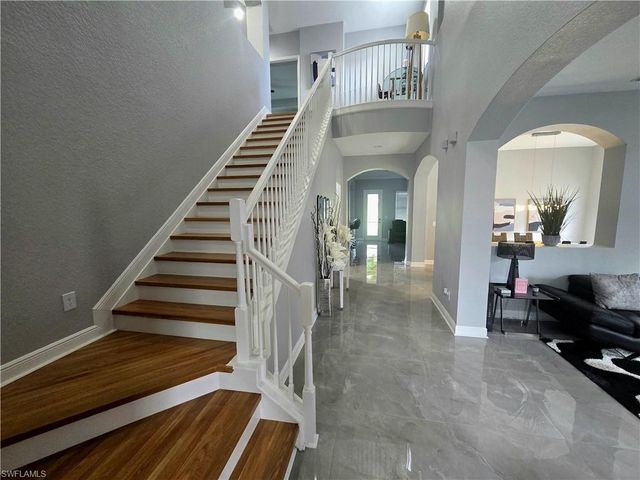1711 Sarazen PL, Naples, FL 34120