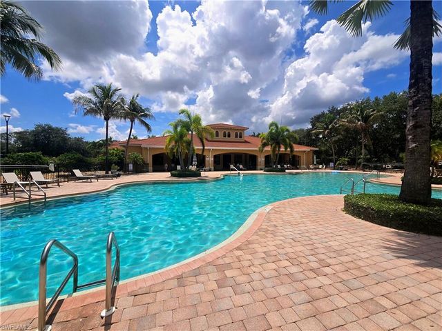 1711 Sarazen PL, Naples, FL 34120